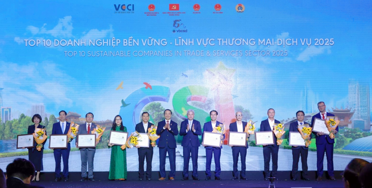 PV Drilling, PVCFC và PTSC được vinh danh Top 100 doanh nghiệp bền vững tại Việt Nam 2025