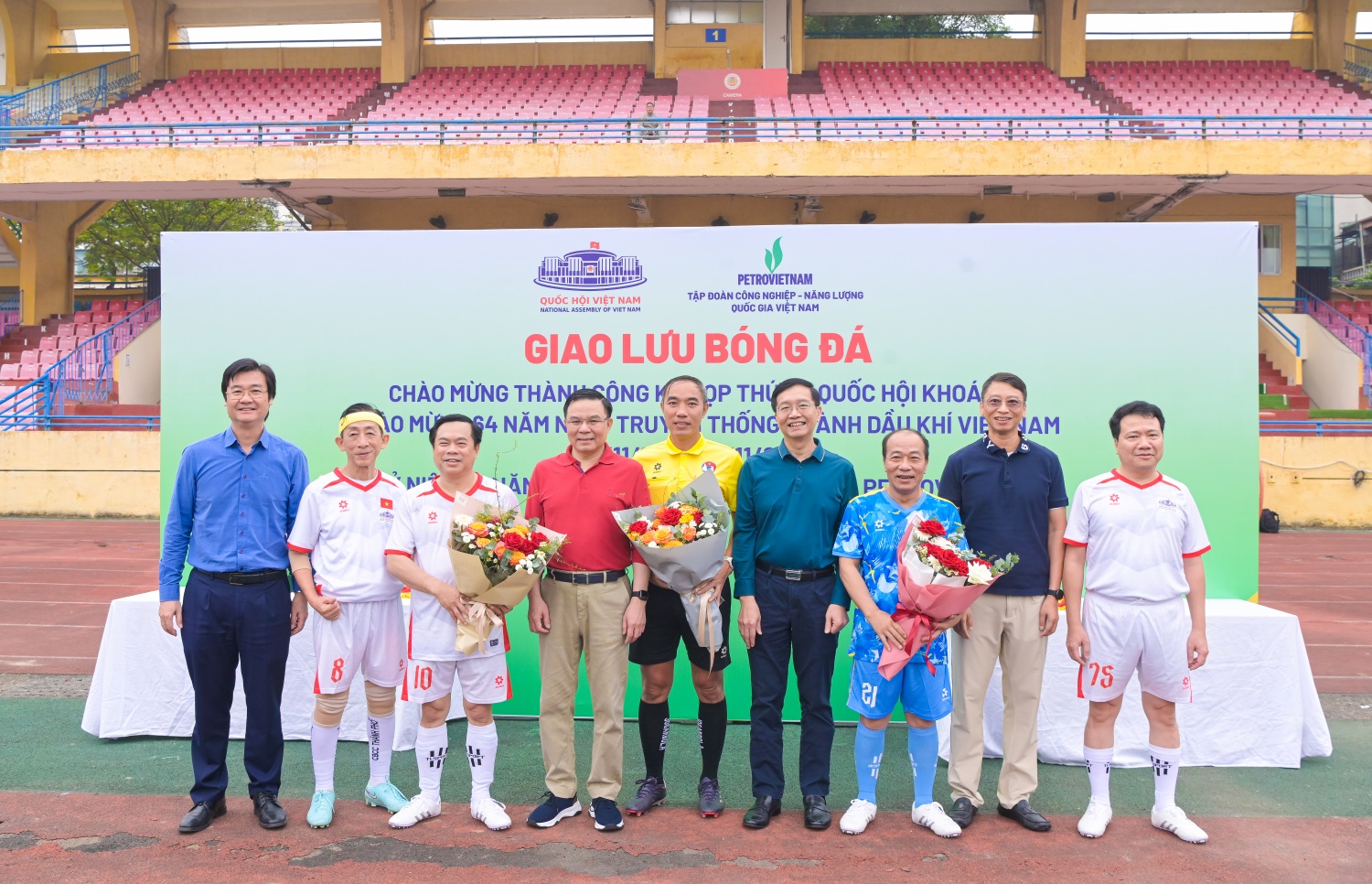 Giao hữu bóng đá Petrovietnam – Quốc hội: Rèn luyện thể thao, lan tỏa tinh thần đoàn kết