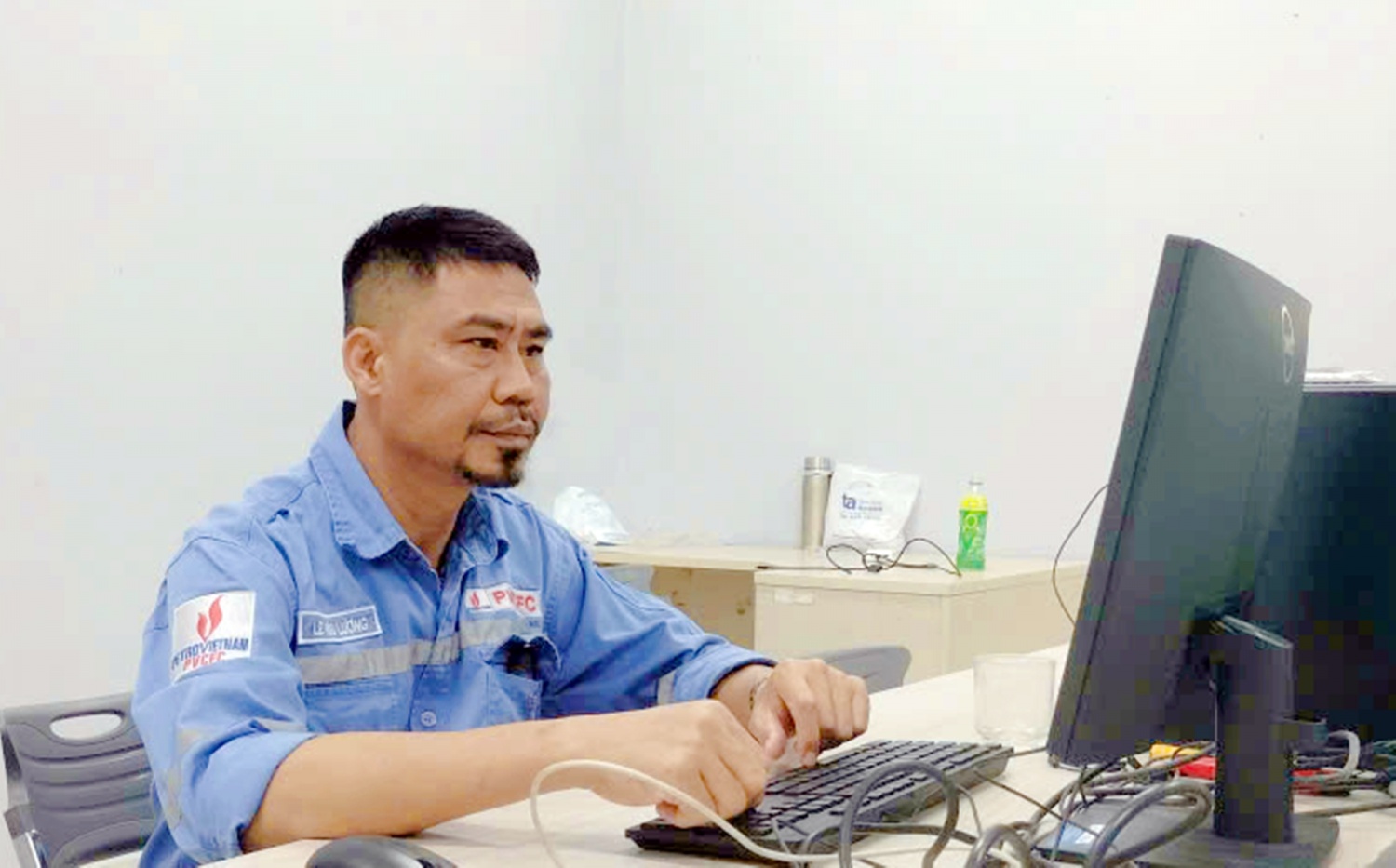 Người cựu binh bền bỉ với những sáng kiến ở Nhà máy Đạm Cà Mau