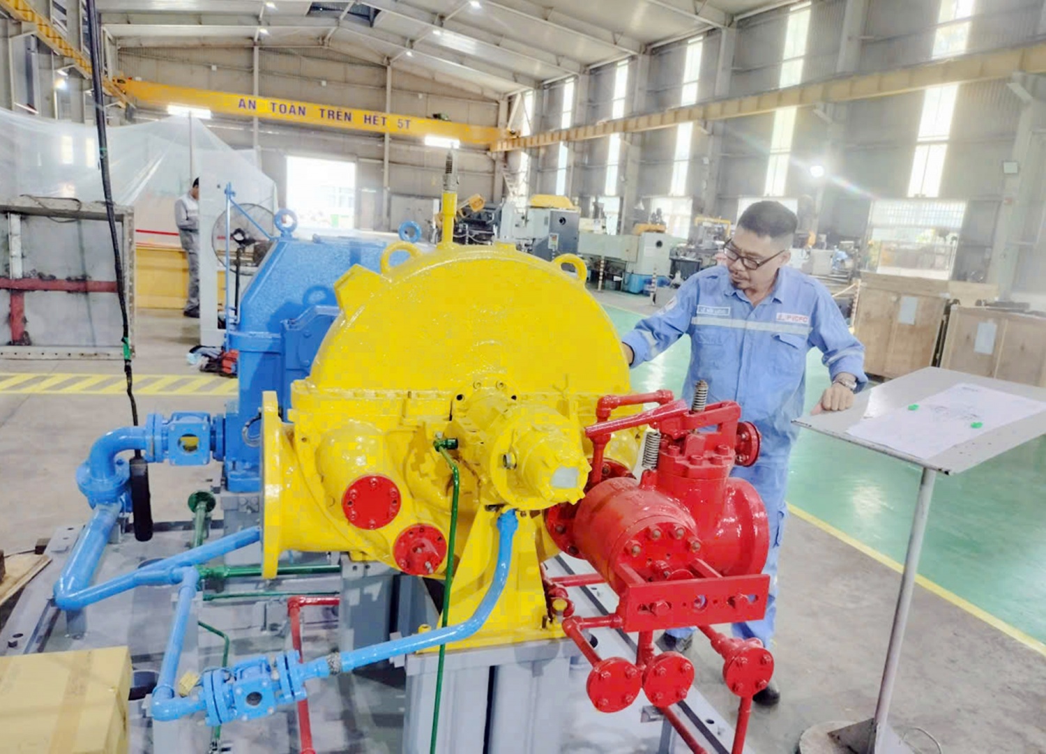 Người cựu binh bền bỉ với những sáng kiến ở Nhà máy Đạm Cà Mau