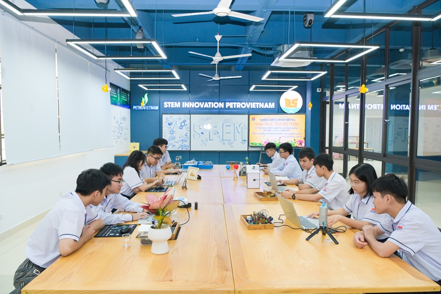 Petrovietnam - Nơi ươm mầm nguồn nhân lực tri thức Petrovietnam - Nơi ươm mầm nguồn nhân lực tri thức