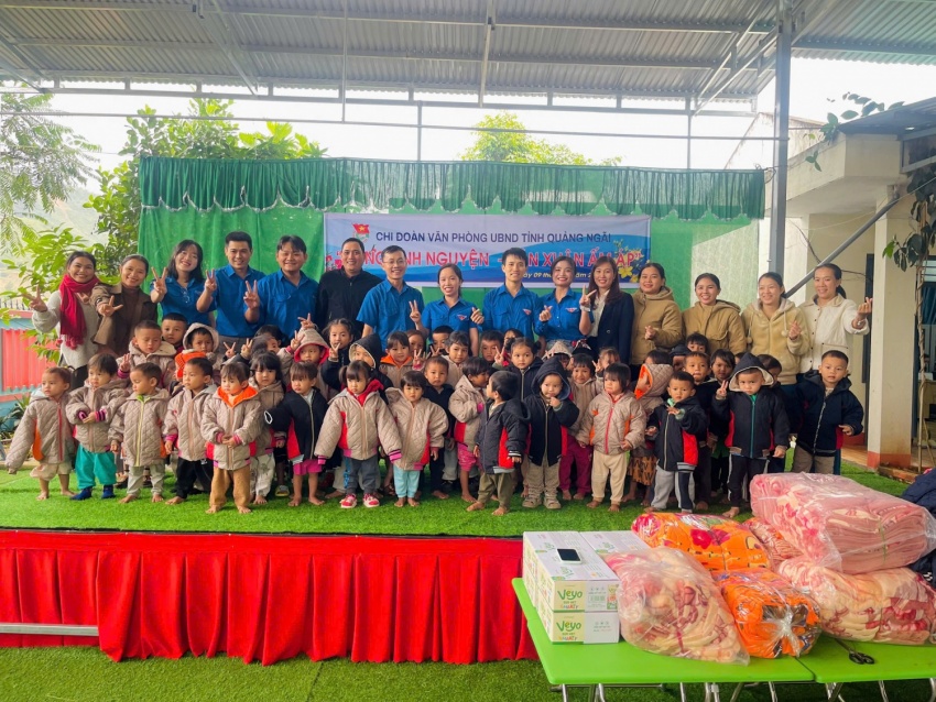 “Đông tình nguyện - Xuân ấm áp” lan tỏa yêu thương đến vùng cao Quảng Ngãi