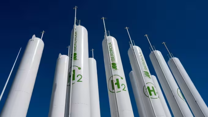 Vì sao các tập đoàn dầu khí lần lượt rút khỏi dự án hydrogen?