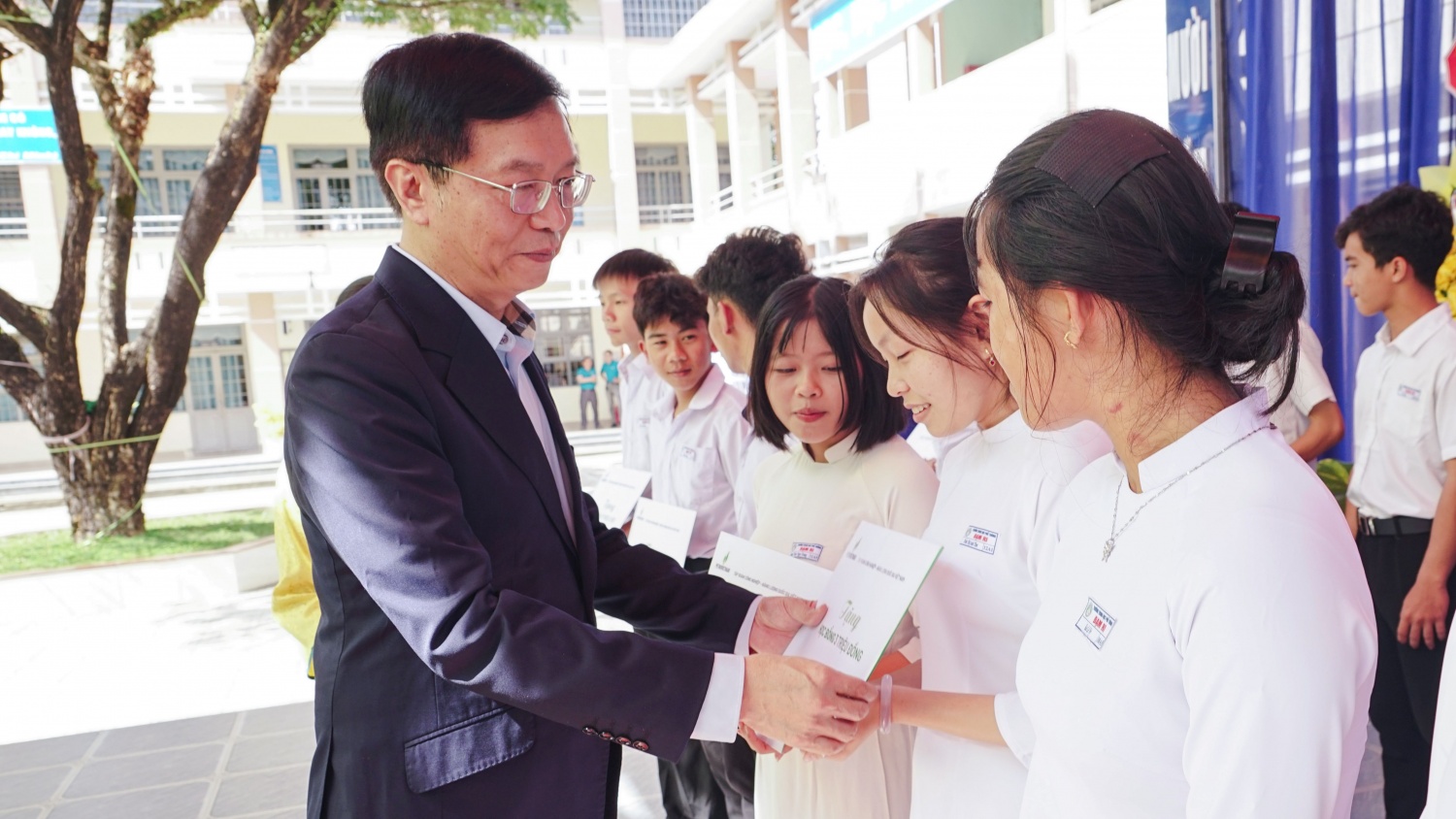 Phòng STEM Innovation Petrovietnam tại Trường THPT Đạm Ri: 
Tiếp sức sáng tạo - nghiên cứu khoa học