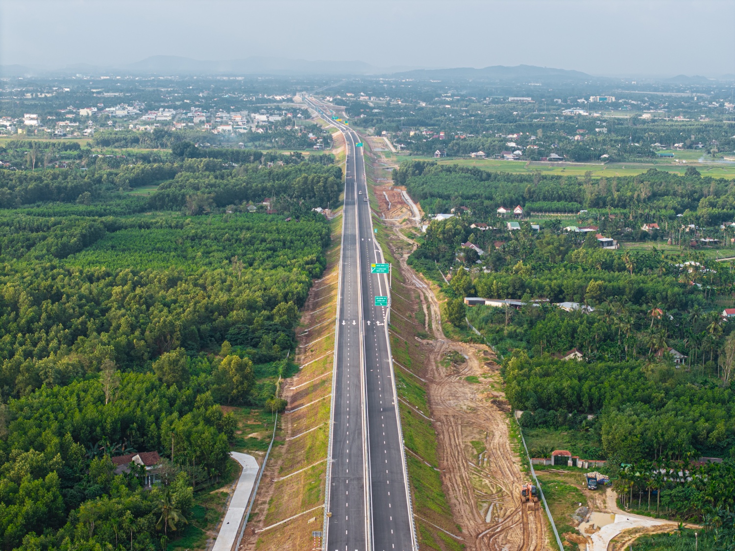 Cao tốc Quảng Ngãi - Hoài Nhơn chính thức khánh thành, vượt tiến độ 8 tháng