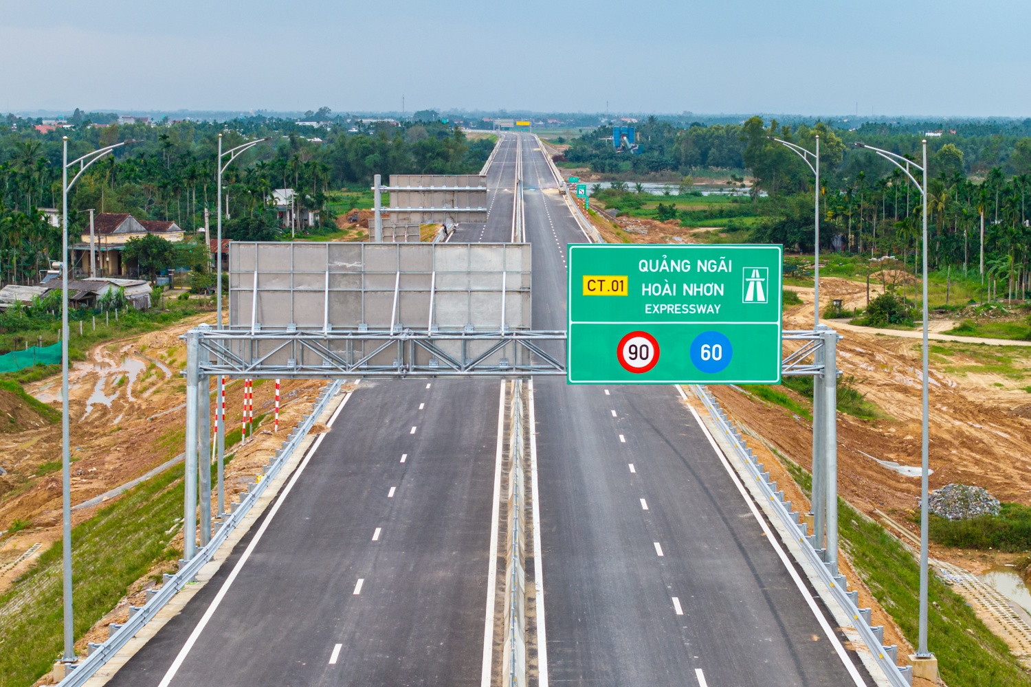 Cao tốc Quảng Ngãi - Hoài Nhơn chính thức khánh thành, vượt tiến độ 8 tháng