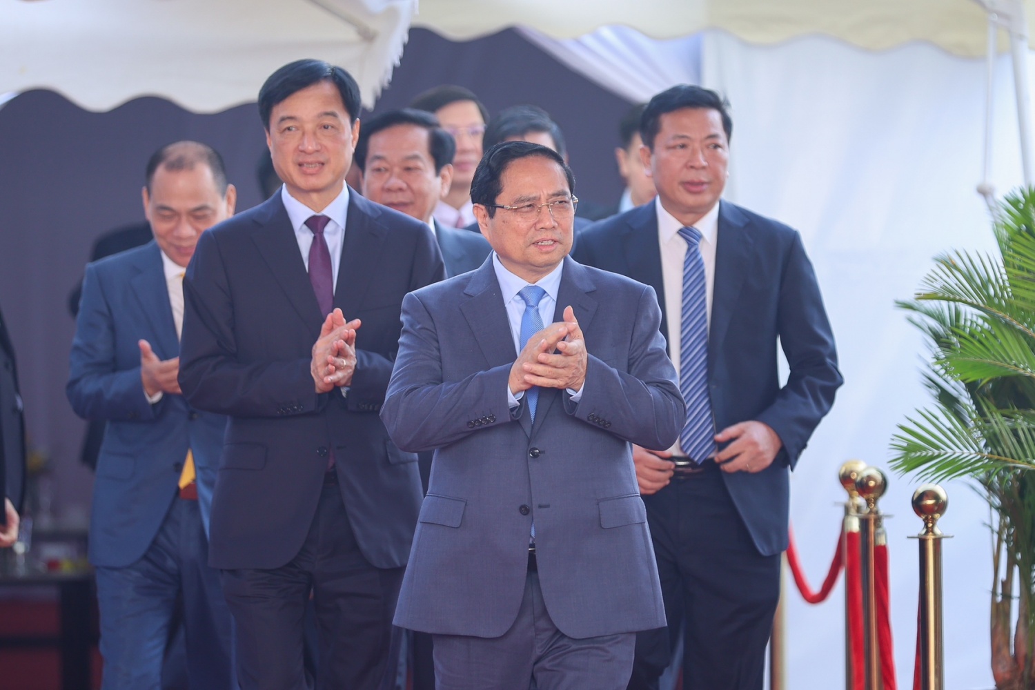 Đồng loạt khởi công, khánh thành 234 dự án, công trình lớn chào mừng Đại hội XIV của Đảng Đồng loạt khởi công, khánh thành 234 dự án, công trình lớn chào mừng Đại hội XIV của Đảng