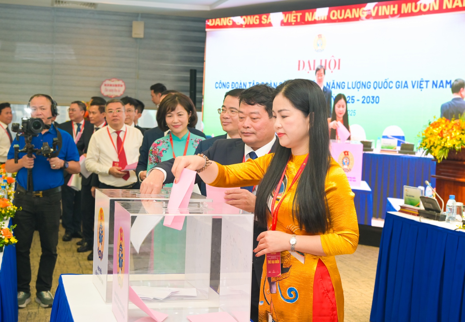 Giữ lửa truyền thống, xây dựng Công đoàn Petrovietnam vững mạnh đồng hành cùng NLĐ phát triển trong kỷ nguyên mới