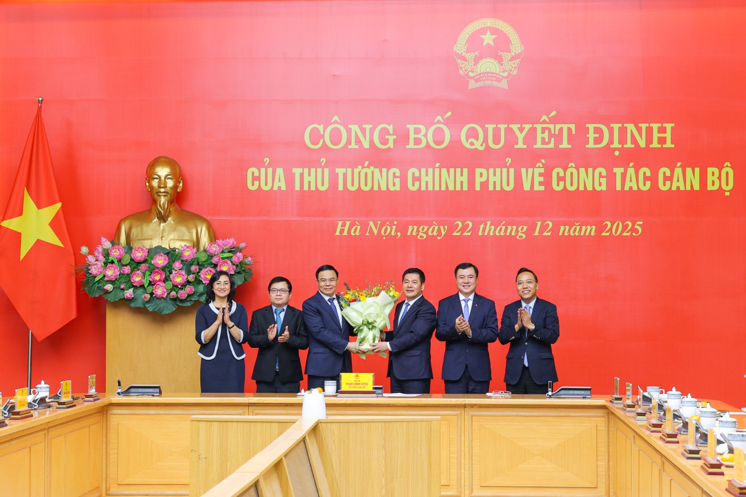 Đồng chí Lê Mạnh Hùng làm Quyền Bộ trưởng Bộ Công Thương