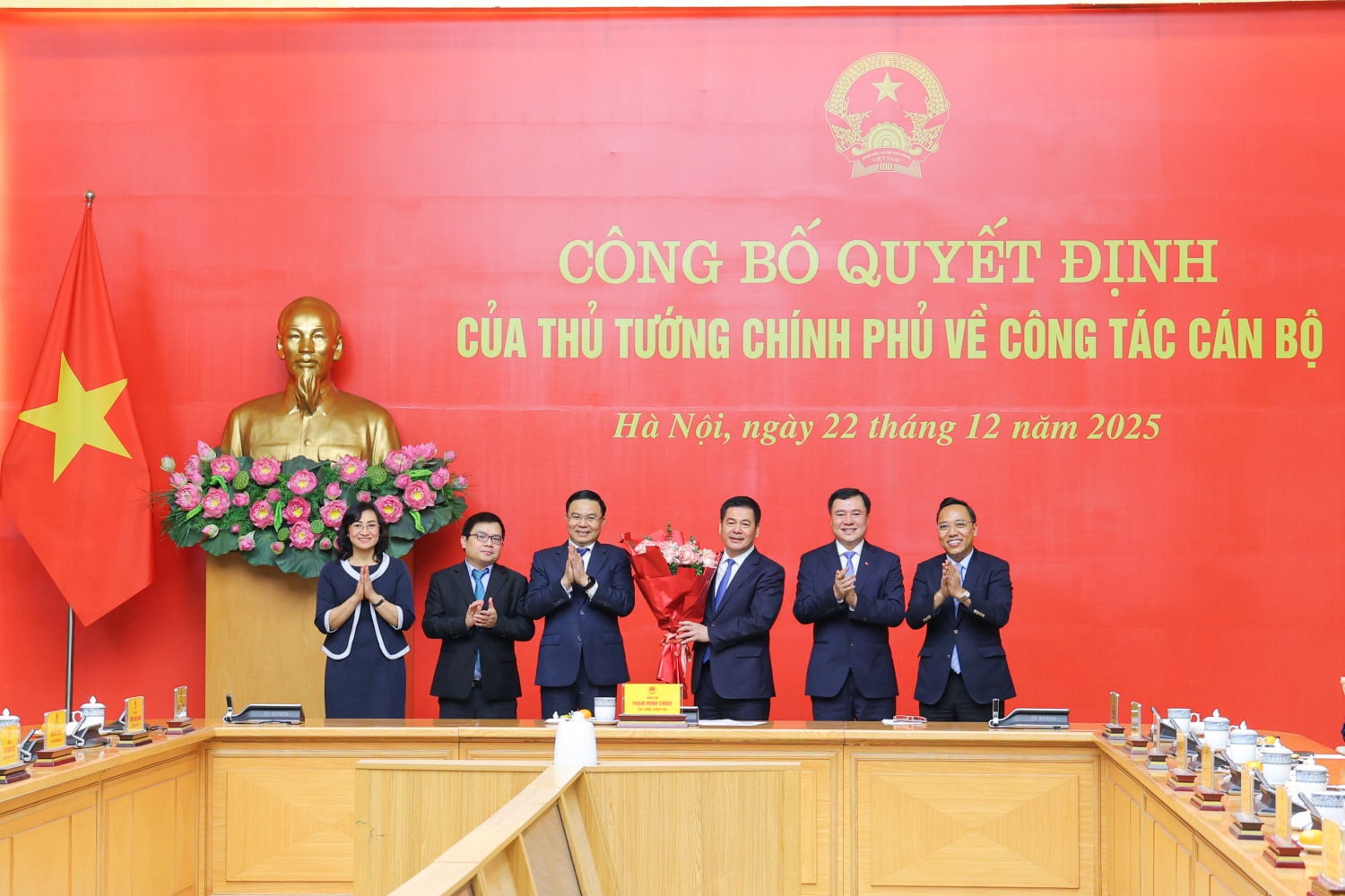 Đồng chí Lê Mạnh Hùng làm Quyền Bộ trưởng Bộ Công Thương