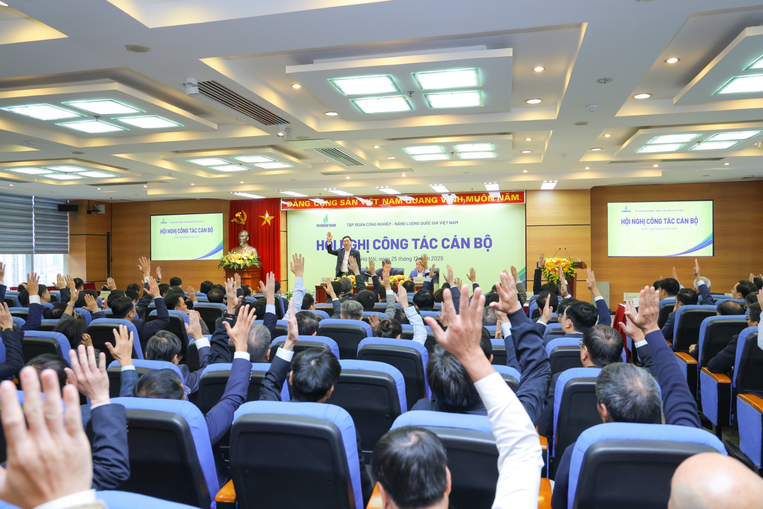 Đồng thuận, nhất trí tuyệt đối giới thiệu nhân sự cấp cao Petrovietnam