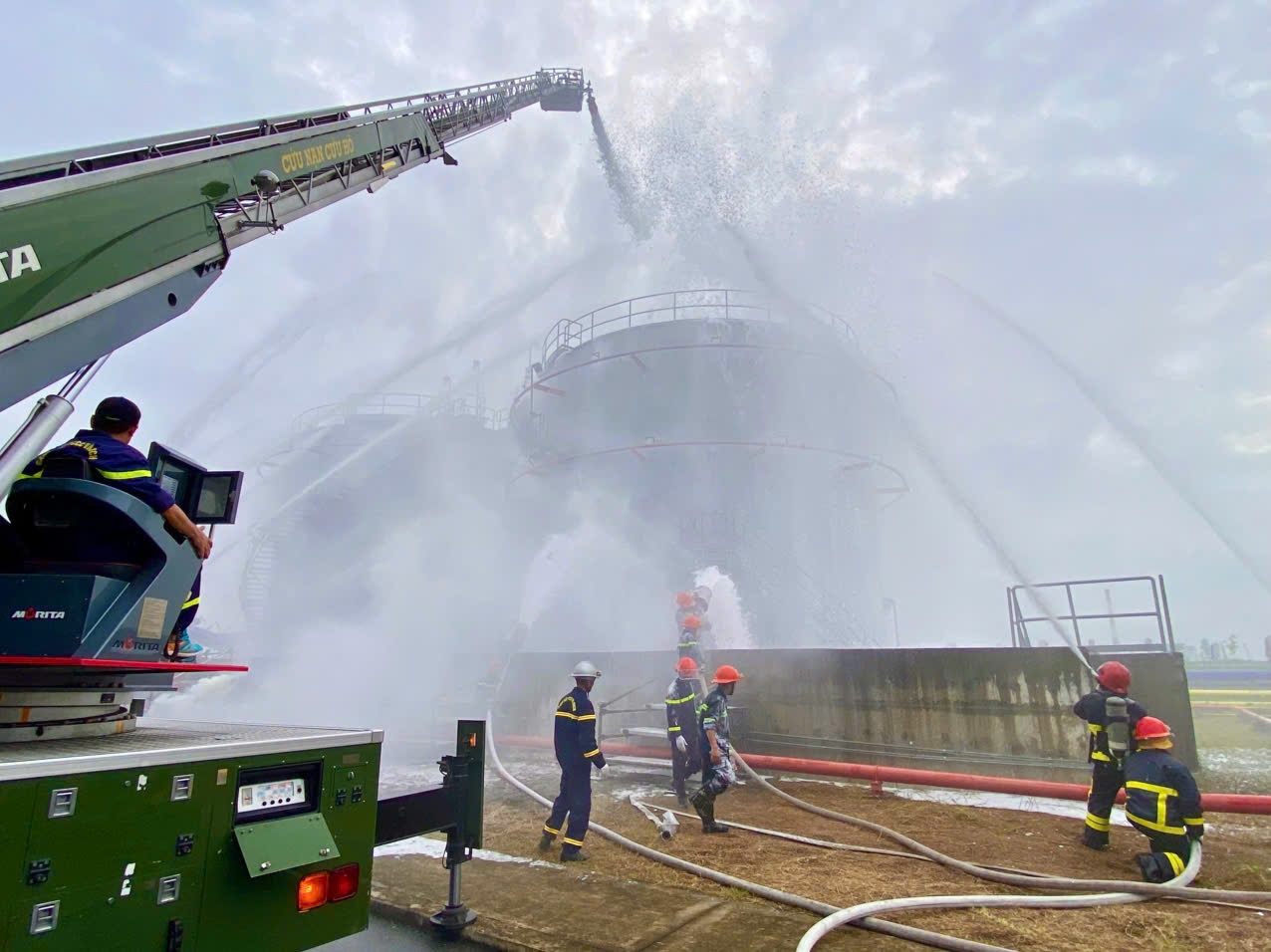 NMNĐ Sông Hậu 1 tổ chức diễn tập PCCC, nâng cao khả năng ứng phó sự cố