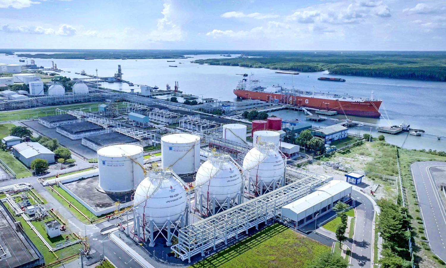 Petrovietnam thiết lập kỷ lục mới về doanh thu năm 2025