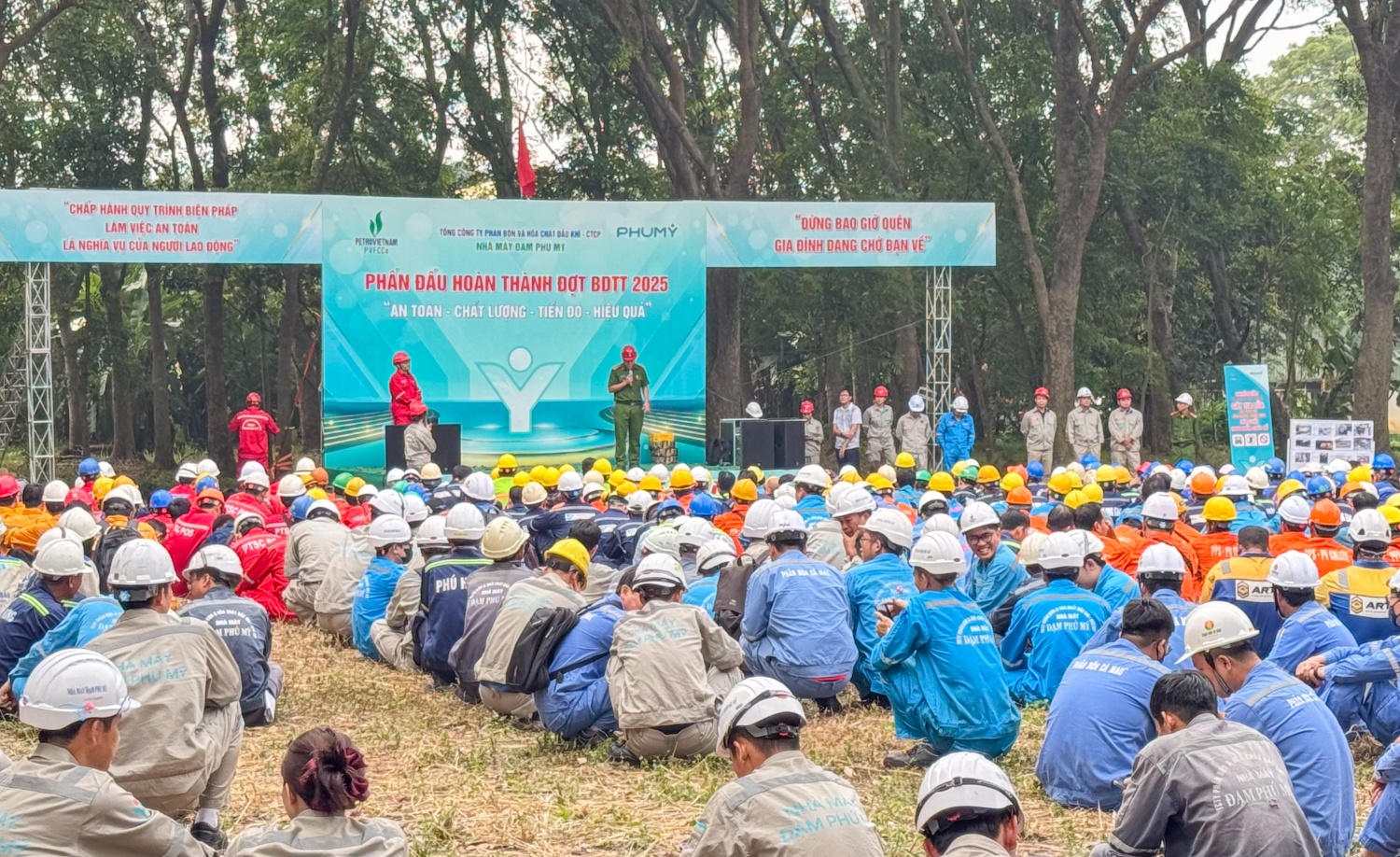 Toolbox Meeting - Bảo đảm kỳ bảo dưỡng tổng thể Nhà máy Đạm Phú Mỹ an toàn, hiệu quả