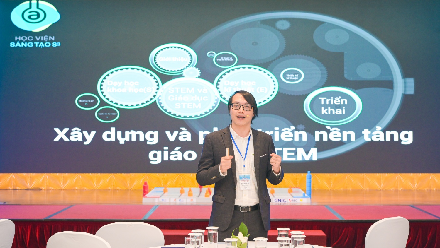 TS Đặng Văn Sơn - Trường Đại học Khoa học Tự nhiên, Đại học Quốc gia Hà Nội 