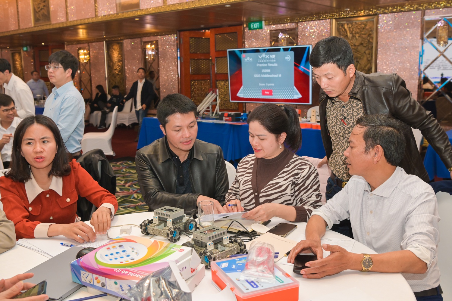 [Chùm ảnh] Giáo viên khu vực phía Bắc tham gia tập huấn vận hành phòng STEM Innovation Petrovietnam