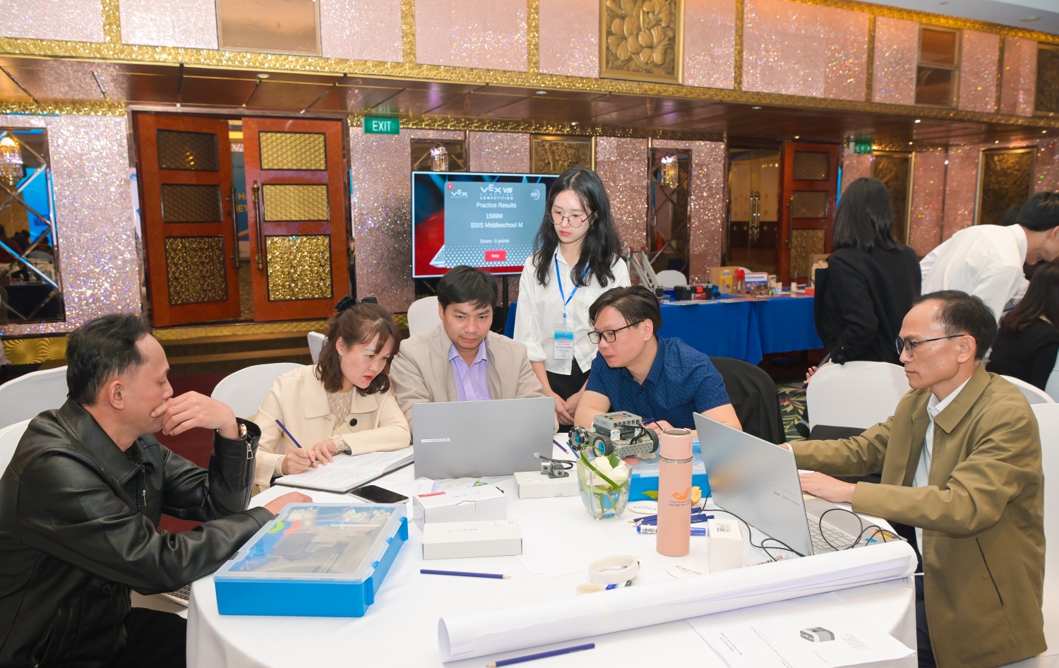 [Chùm ảnh] Giáo viên khu vực phía Bắc tham gia tập huấn vận hành phòng STEM Innovation Petrovietnam