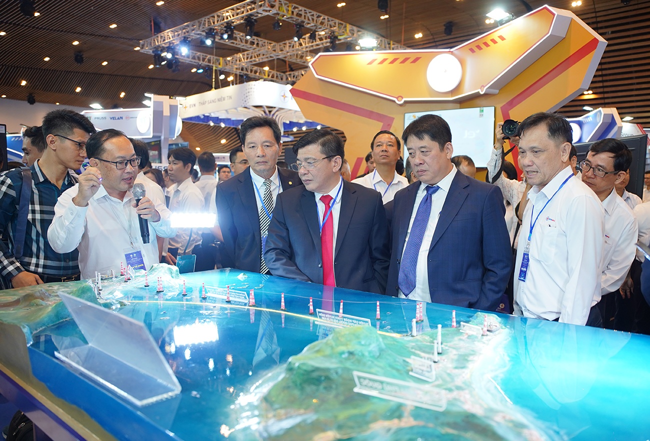 Dấu ấn bứt phá trong phát triển hạ tầng ngành năng lượng của EVN