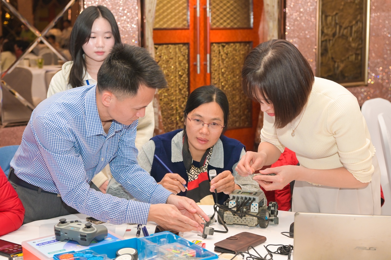 Tập huấn STEM: Khẳng định vai trò giáo viên tiên phong