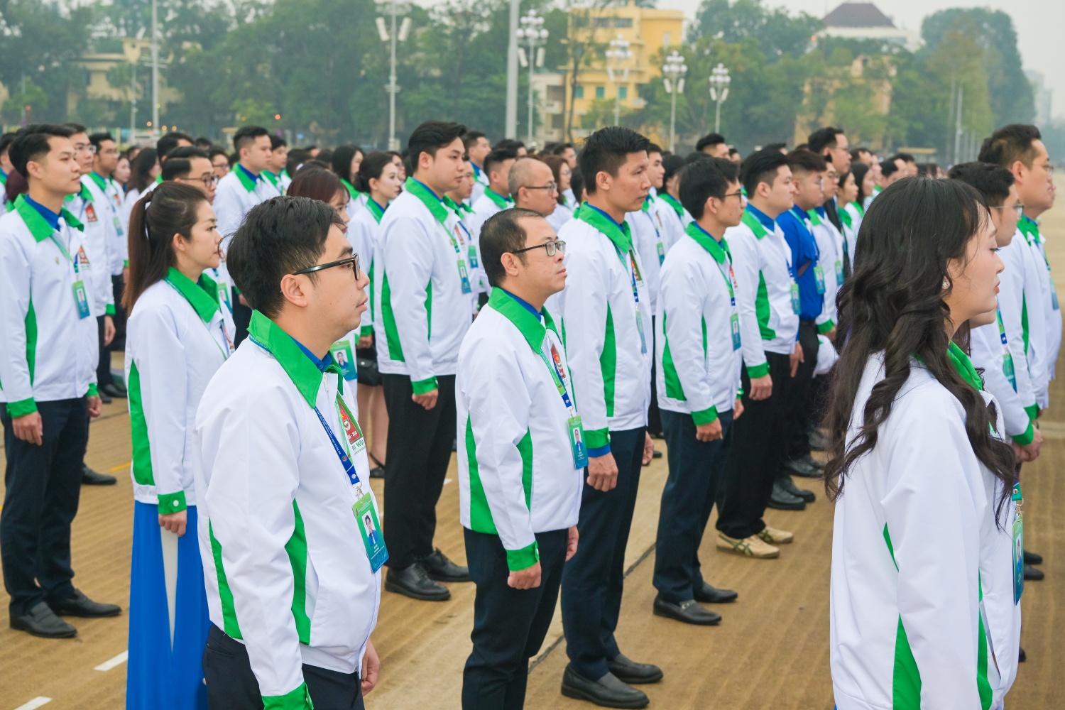 Thanh niên Petrovietnam thực hiện nghi lễ chào cờ và cùng ôn lại những lời căn dặn của Chủ tịch Hồ Chí Minh đối với thanh niên Việt Nam. Thanh niên Petrovietnam thực hiện nghi lễ chào cờ và cùng ôn lại những lời căn dặn của Chủ tịch Hồ Chí Minh đối với thanh niên Việt Nam.