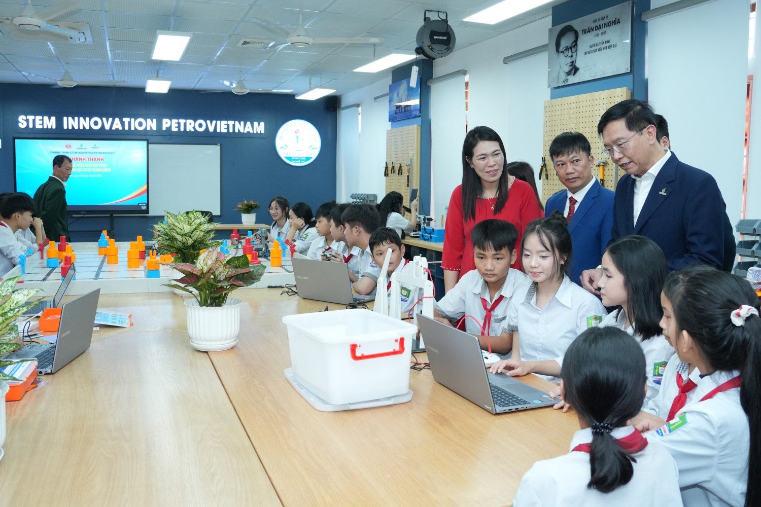 STEM Innovation Petrovietnam: Khơi dậy truyền thống hiếu học từ quê hương cách mạng