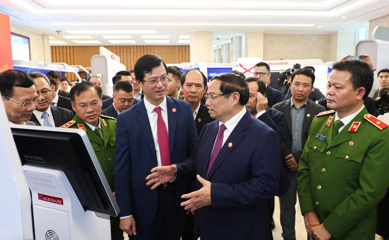 Công nghệ dẫn lối - Agribank bứt phá chuyển đổi số năm 2025 Công nghệ dẫn lối - Agribank bứt phá chuyển đổi số năm 2025