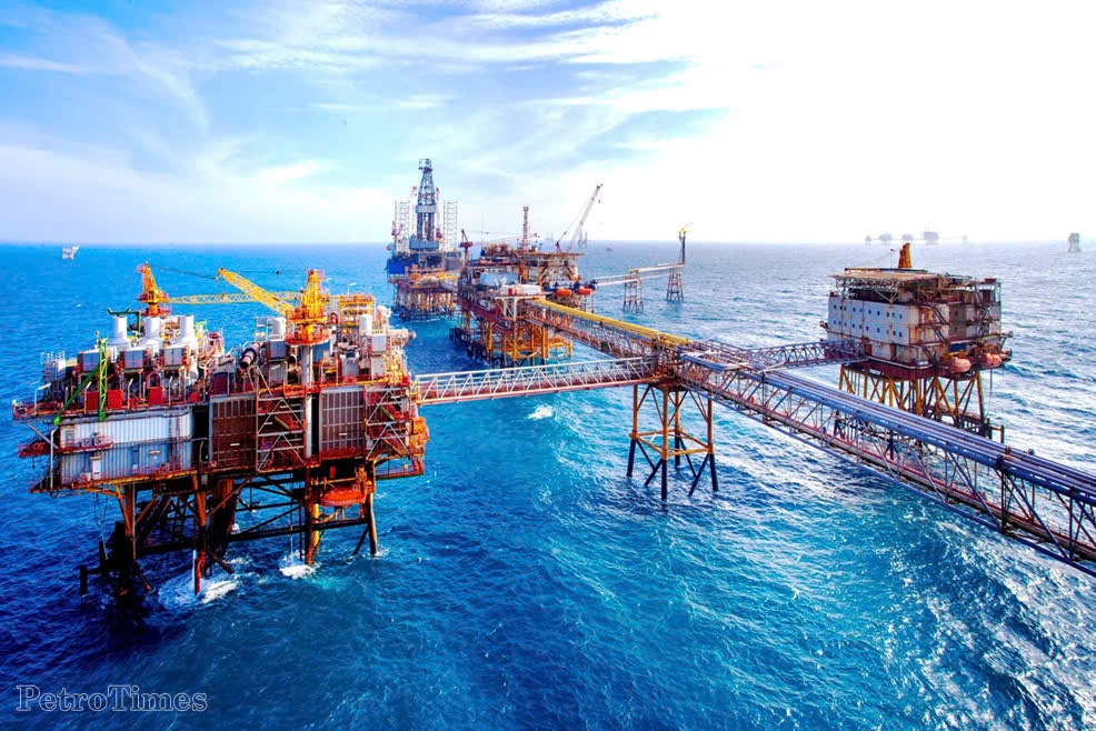 Petrovietnam trong giai đoạn tới là thực hiện mục tiêu kép: vừa tiếp tục phát huy hiệu quả các lĩnh vực truyền thống, vừa chủ động, linh hoạt mở rộng sang các lĩnh vực năng lượng mới.