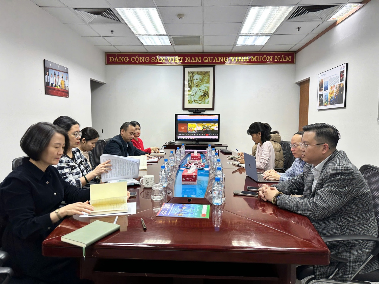 [Chùm ảnh] Đảng bộ BMQL&ĐH Petrovietnam tổ chức sinh hoạt chi bộ tháng 1: Đoàn kết - Dân chủ - Kỷ cương - Đột phá - Phát triển