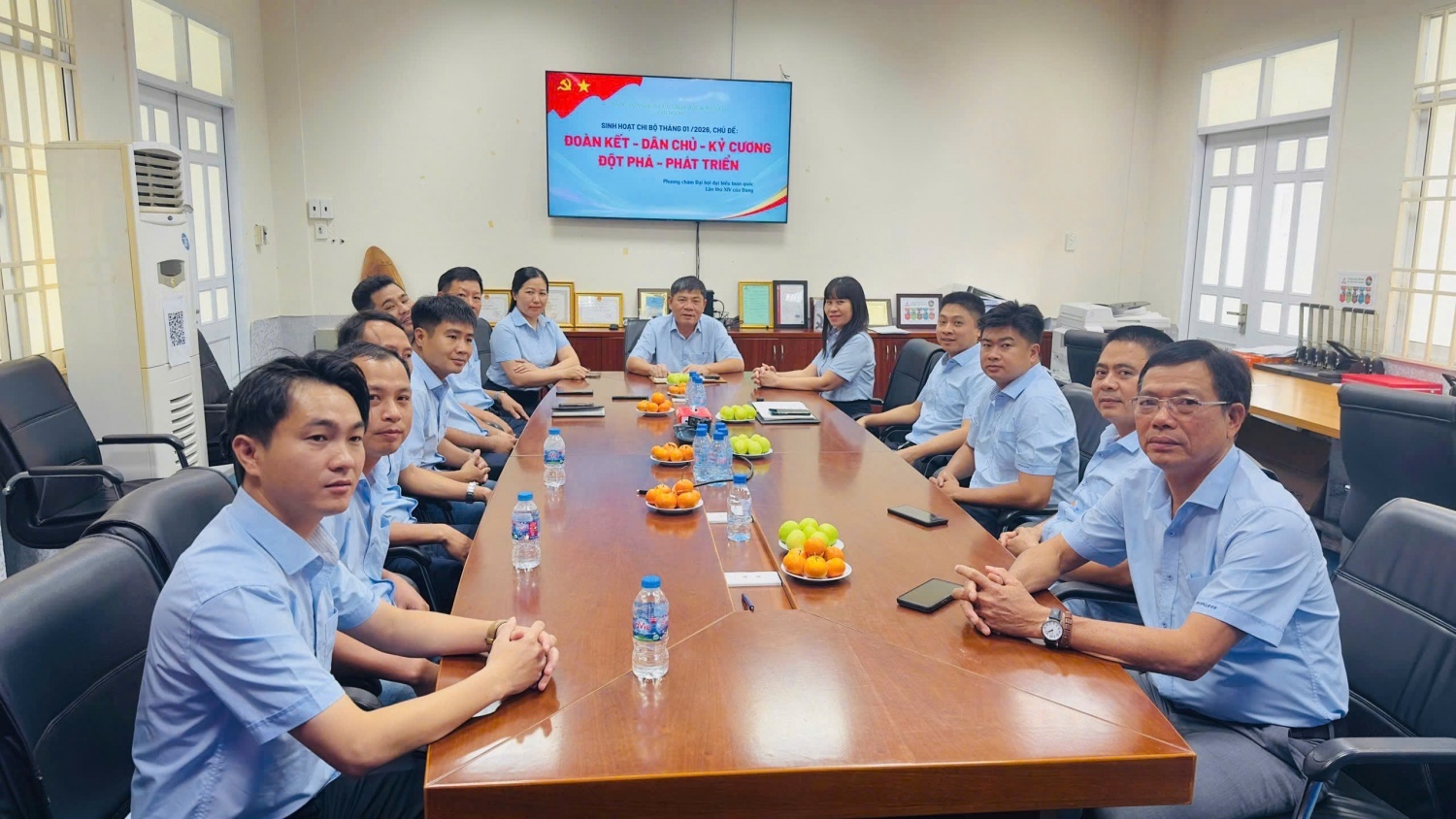 Chi bộ 8 của Đảng bộ NCKH&ĐT tuyên truyền, phổ biến toàn văn bài phát biểu chỉ đạo của Tổng Bí thư Tô Lâm tại Hội nghị toàn quốc tổng kết công tác tuyên giáo và dân vận năm 2025.