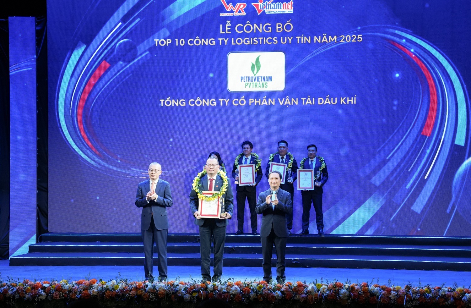 Petrovietnam khẳng định vị thế hàng đầu trong Top 500 Doanh nghiệp lớn nhất Việt Nam