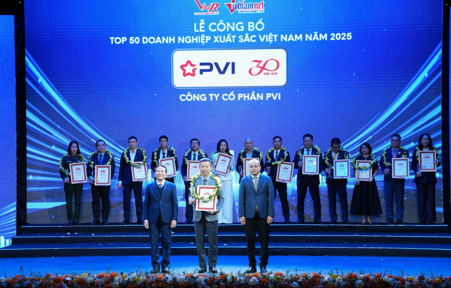 Petrovietnam khẳng định vị thế hàng đầu trong Top 500 Doanh nghiệp lớn nhất Việt Nam