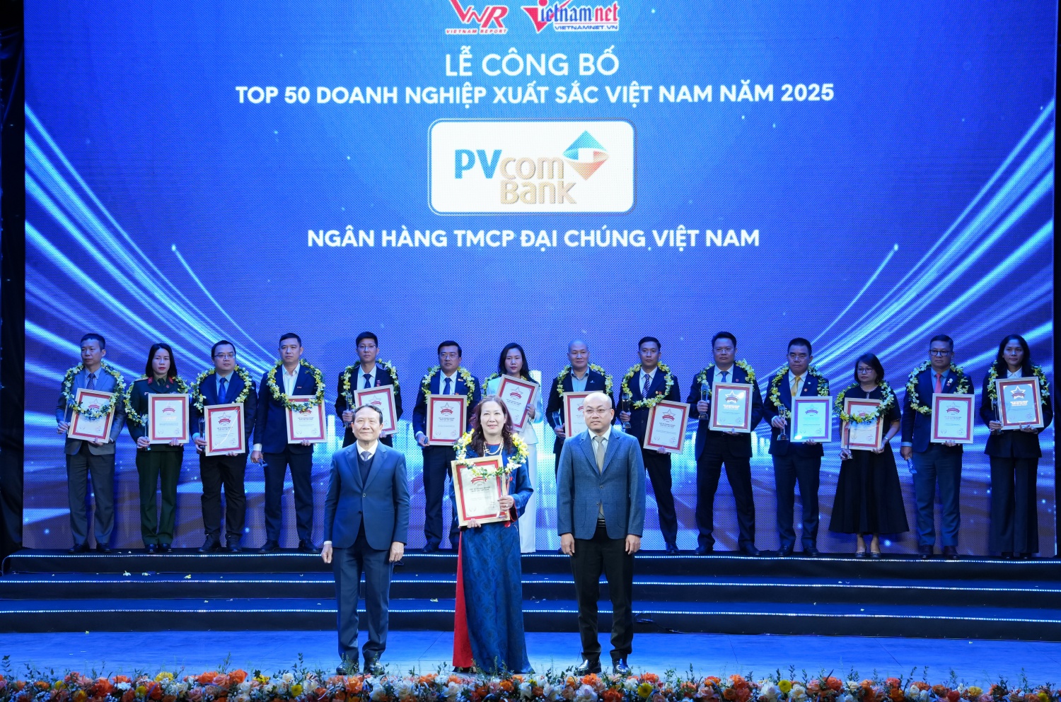 Petrovietnam khẳng định vị thế hàng đầu trong Top 500 Doanh nghiệp lớn nhất Việt Nam
