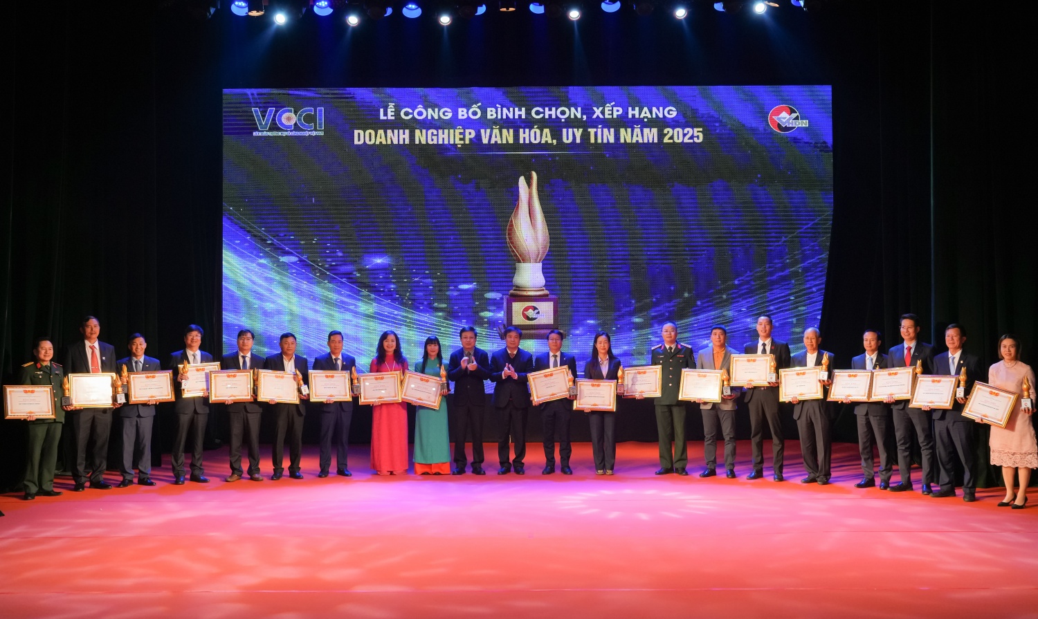 Petrovietnam dẫn đầu bảng xếp hạng 