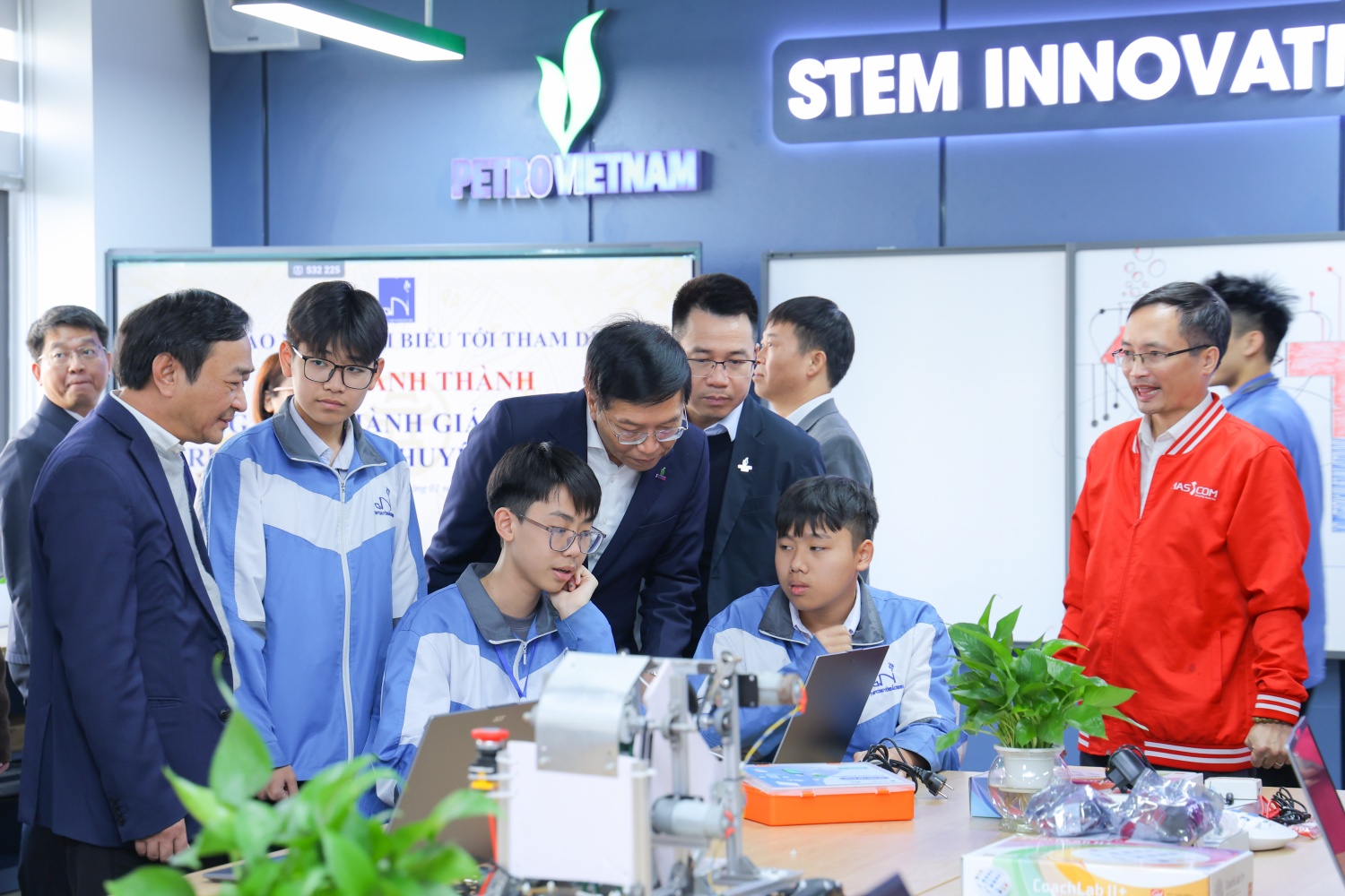 Lan tỏa không gian học tập khoa học – công nghệ hiện đại