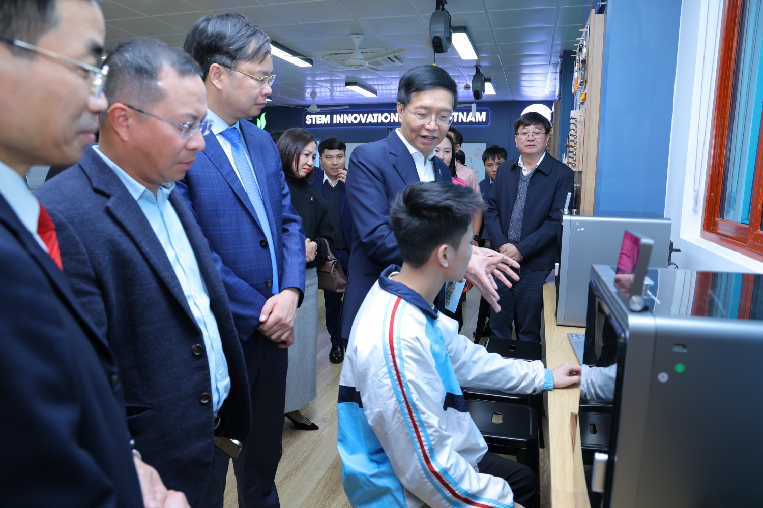 Lan tỏa không gian học tập khoa học – công nghệ hiện đại