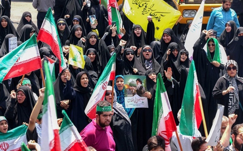 Người dân Iran tổ chức biểu tình ở khắp các tỉnh thành.