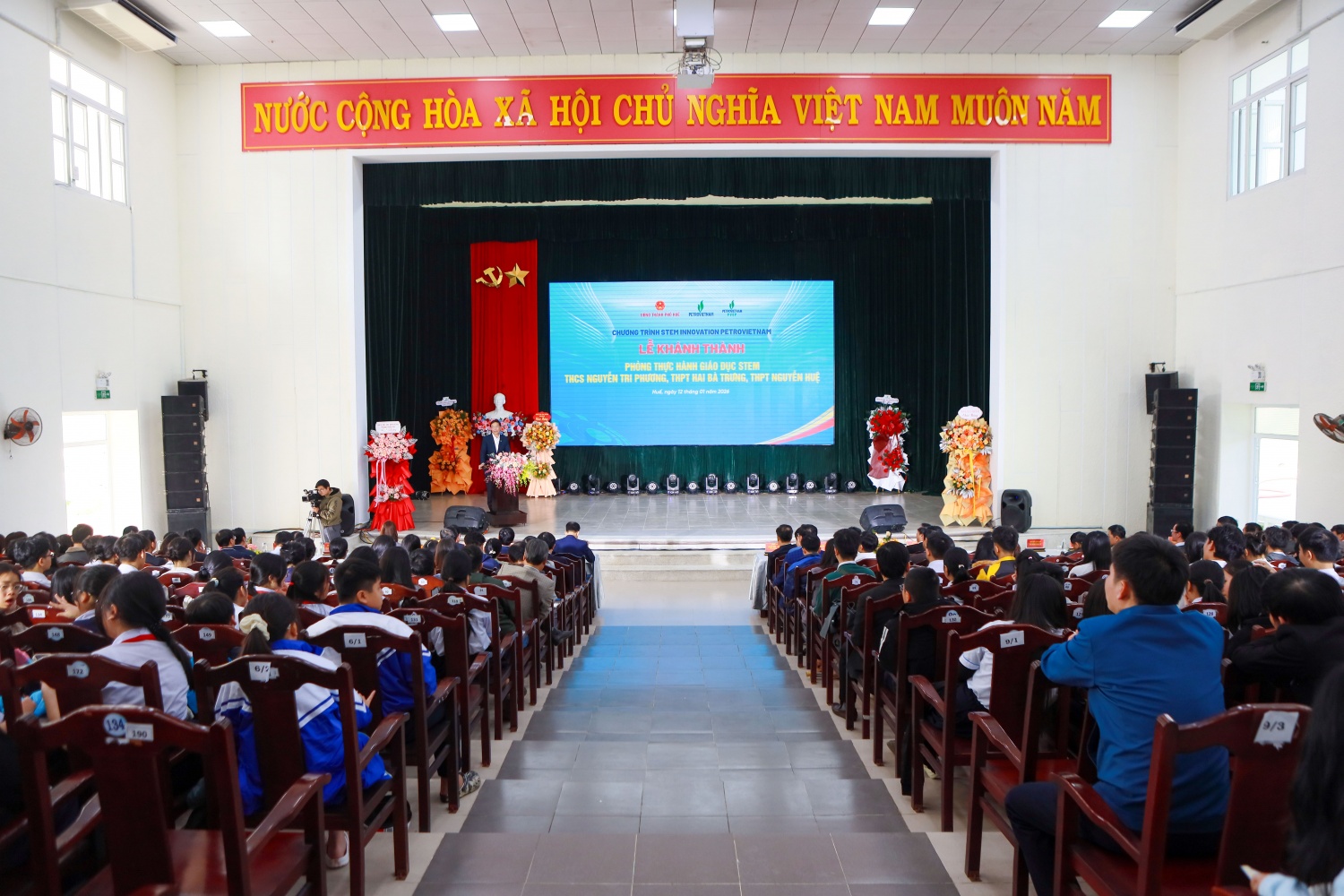 Phát triển nguồn nhân lực, góp phần đưa Huế trở thành Trung tâm Giáo dục – đào tạo, khoa học – công nghệ