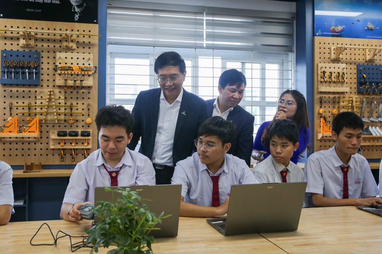 Phát triển nguồn nhân lực, góp phần đưa Huế trở thành Trung tâm Giáo dục – đào tạo, khoa học – công nghệ