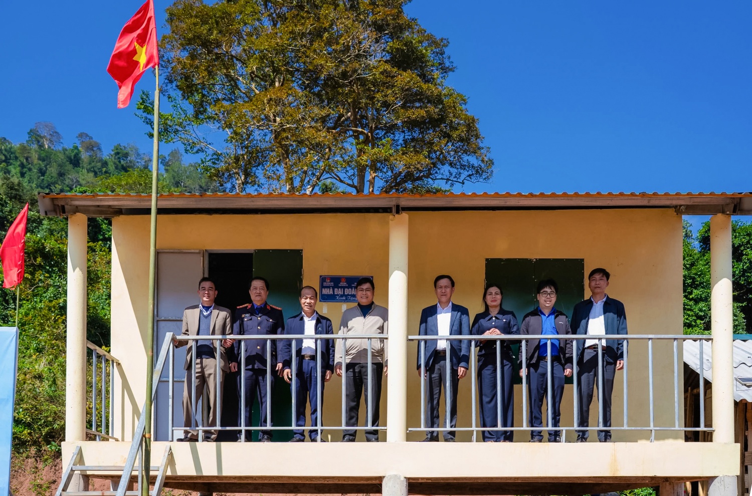 Petrovietnam bàn giao nhà Đại đoàn kết tại Quảng Trị, chăm lo an sinh xã hội vùng biên giới