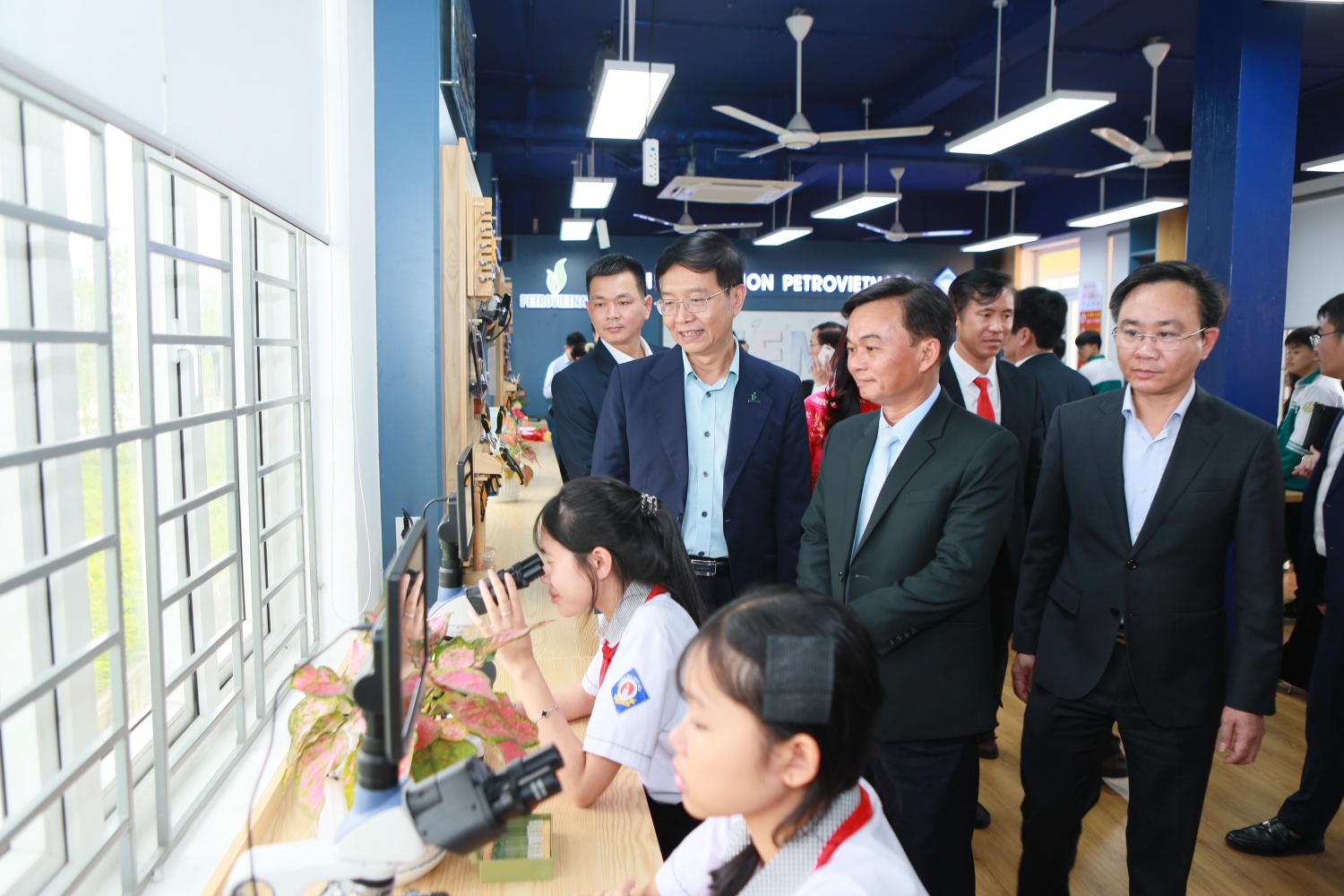 Đưa giáo dục STEM đến với học sinh “Vùng đất lửa” Quảng Trị