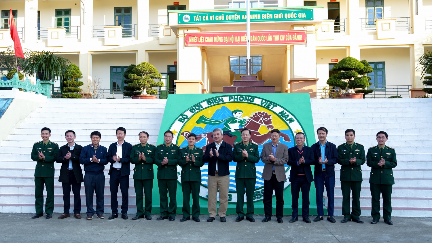 Petrovietnam sẻ chia nơi biên cương, tiếp thêm niềm tin cho cán bộ, chiến sĩ giữ đất trời Tổ quốc