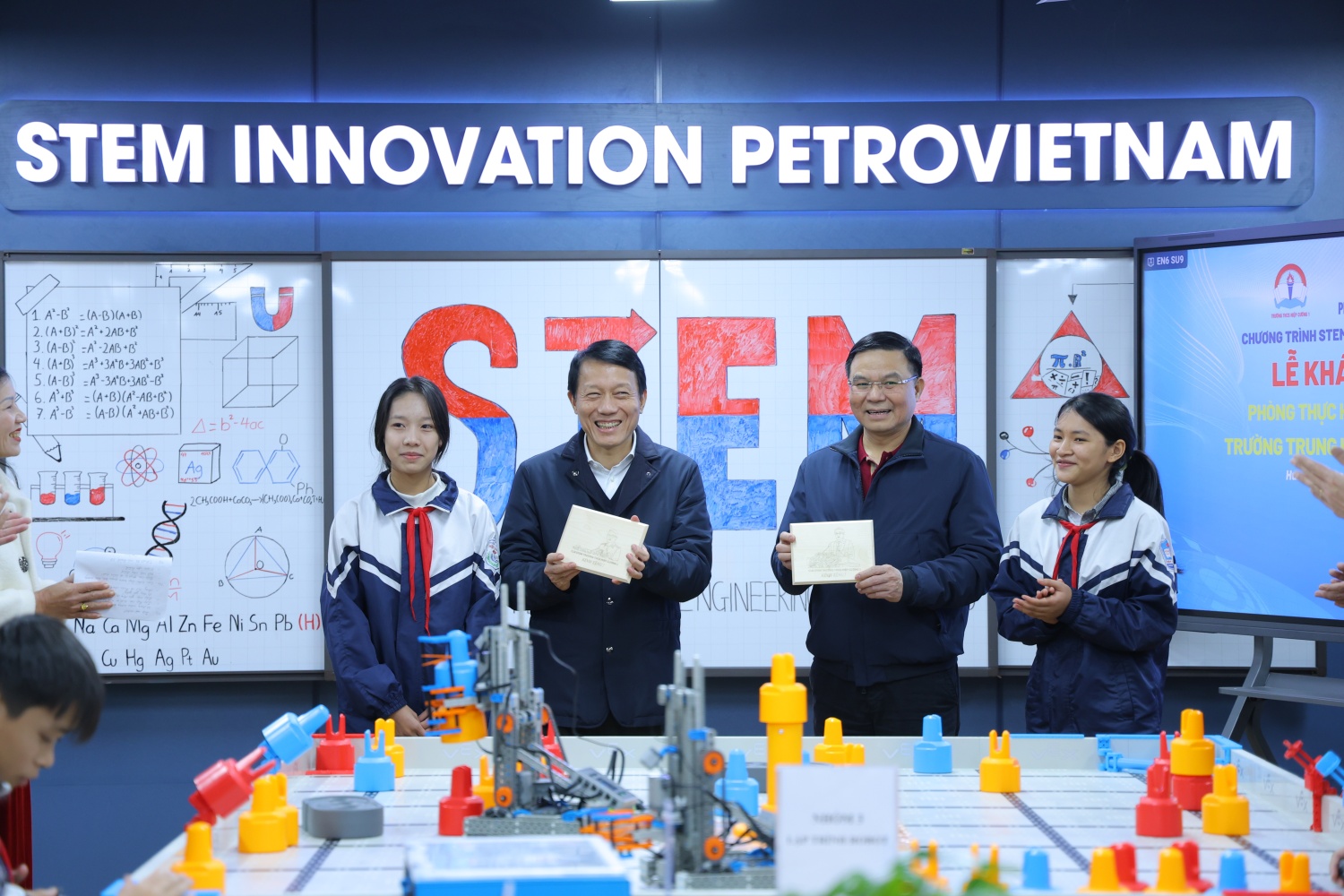 Petrovietnam đồng hành cùng nhân dân xã Hiệp Cường đón Xuân gắn kết   Tết nghĩa tình