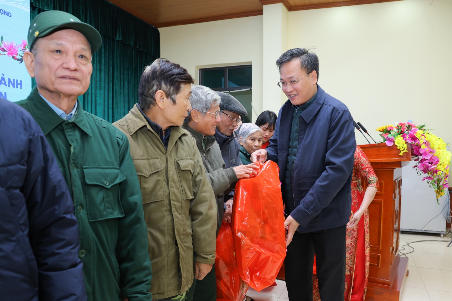 Petrovietnam đồng hành cùng nhân dân xã Hiệp Cường đón Xuân gắn kết   Tết nghĩa tình