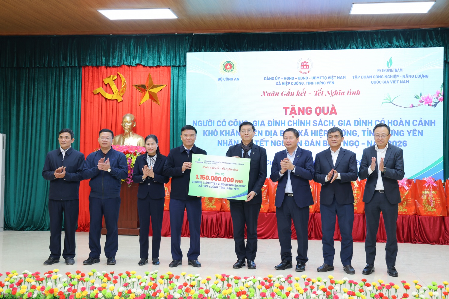 Petrovietnam đồng hành cùng nhân dân xã Hiệp Cường đón Xuân gắn kết   Tết nghĩa tình