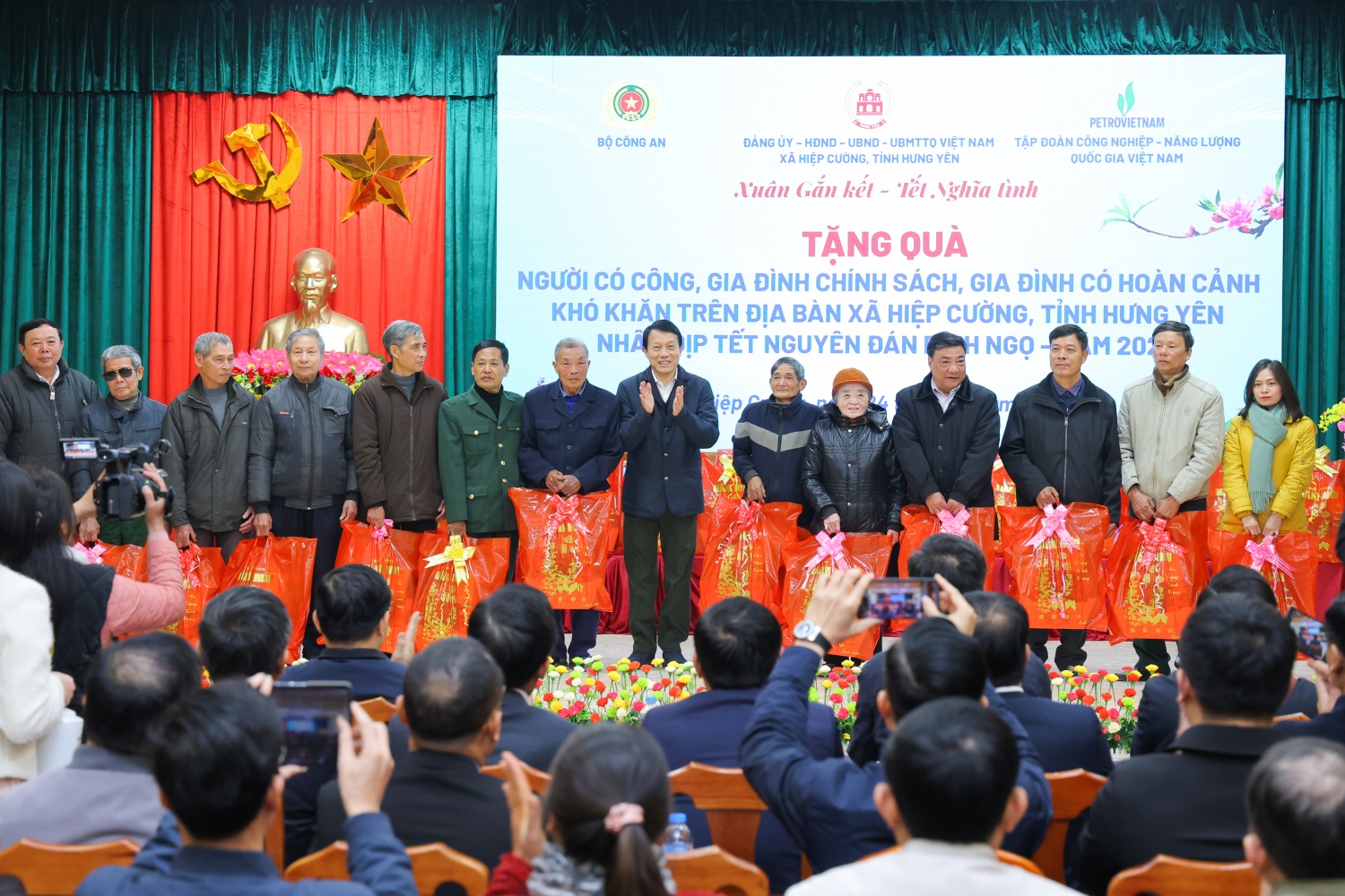 Petrovietnam đồng hành cùng nhân dân xã Hiệp Cường đón Xuân gắn kết - Tết nghĩa tình