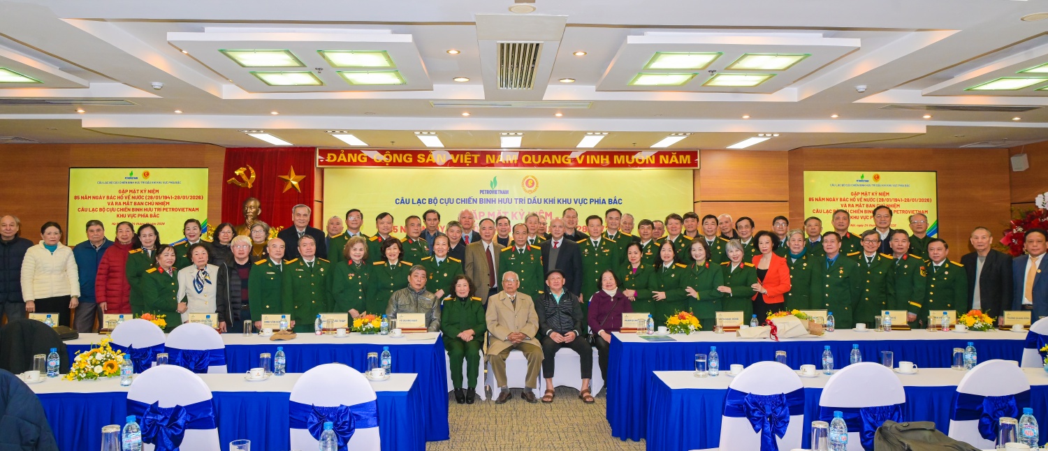 Các đại biểu dự buổi gặp mặt và lễ