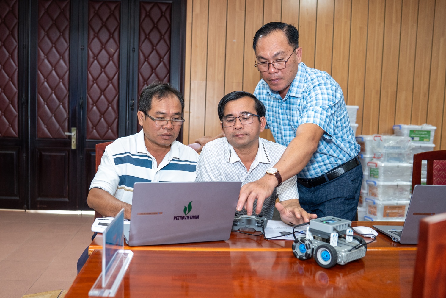 Nâng cao kiến thức, kỹ năng triển khai giáo dục STEM cho giáo viên khu vực Nam Bộ