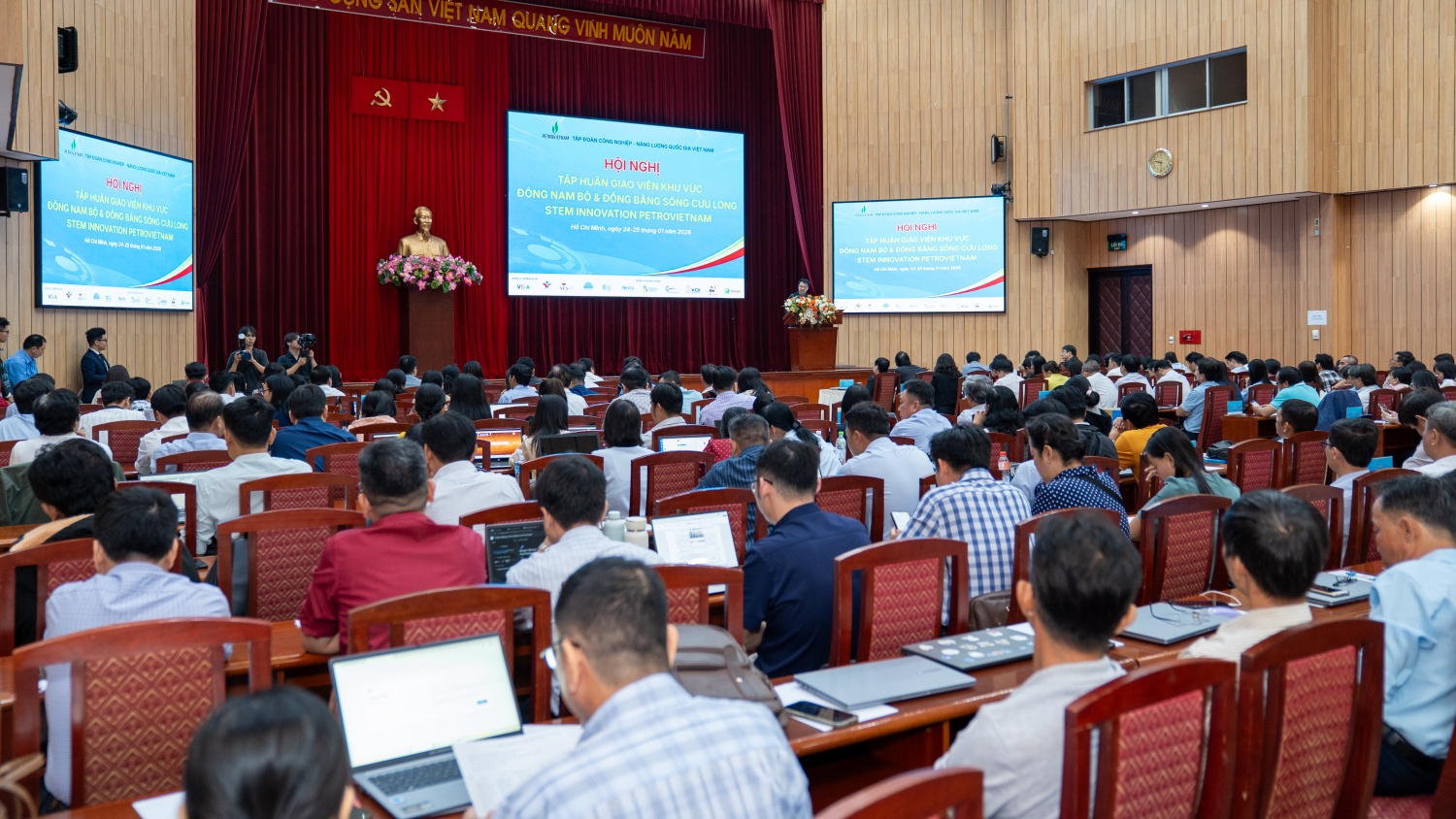 Nâng cao kiến thức, kỹ năng triển khai giáo dục STEM cho giáo viên khu vực Nam Bộ