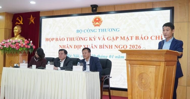 Triển khai xăng E10 từ năm 2026, điều hành thị trường xăng dầu tiệm cận cơ chế thị trường