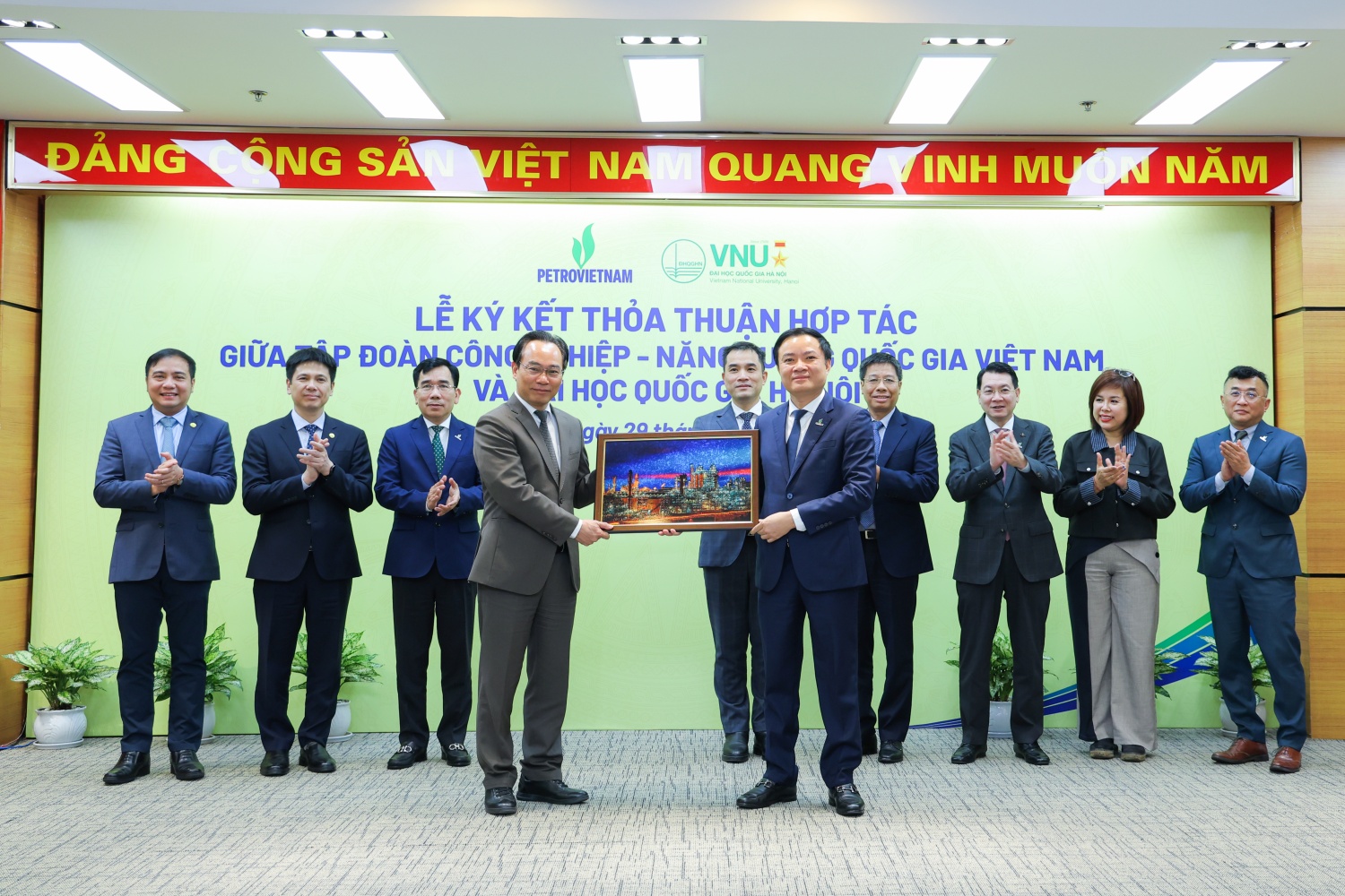 Kết nối thực tiễn sản xuất với nền tảng khoa học tiên tiến